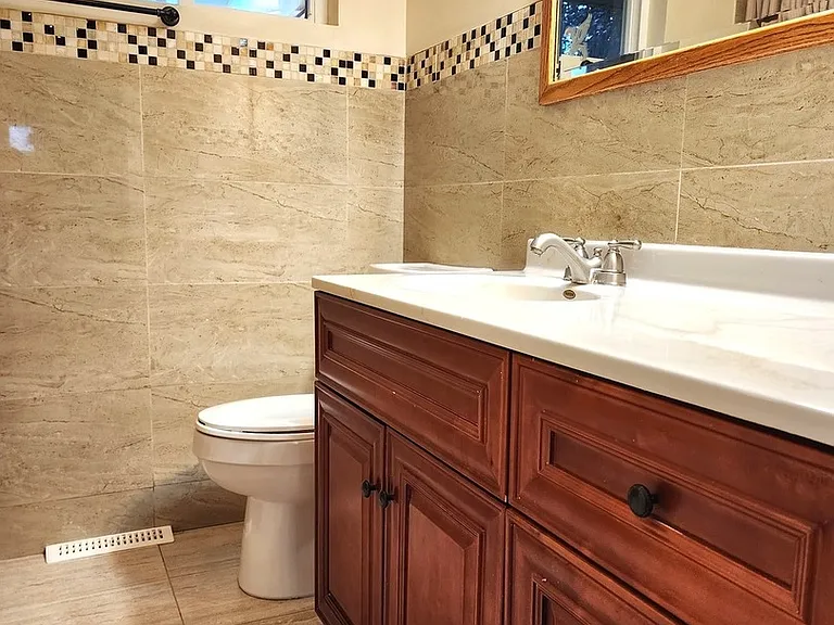 209 N Stevenson Ln — Photo 11