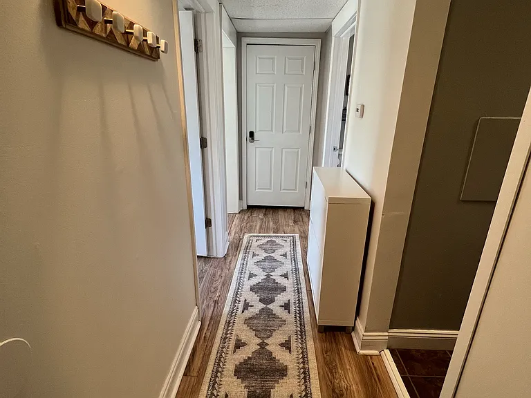 1155 Plymouth Ave S #1 — Photo 12