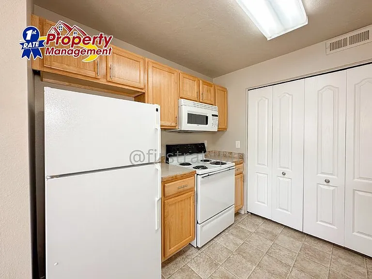 11884 W Cloverbrook Ln #201 — Photo 14