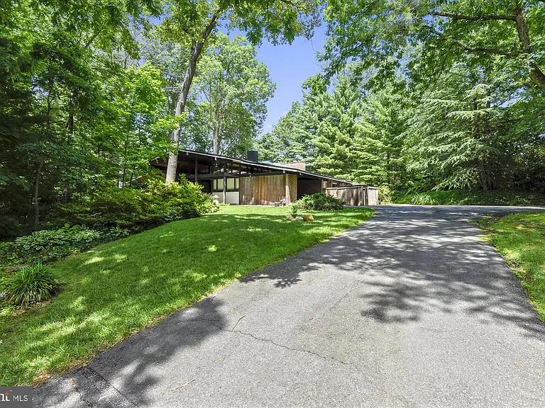 400 W Windsor Ave — Photo 48