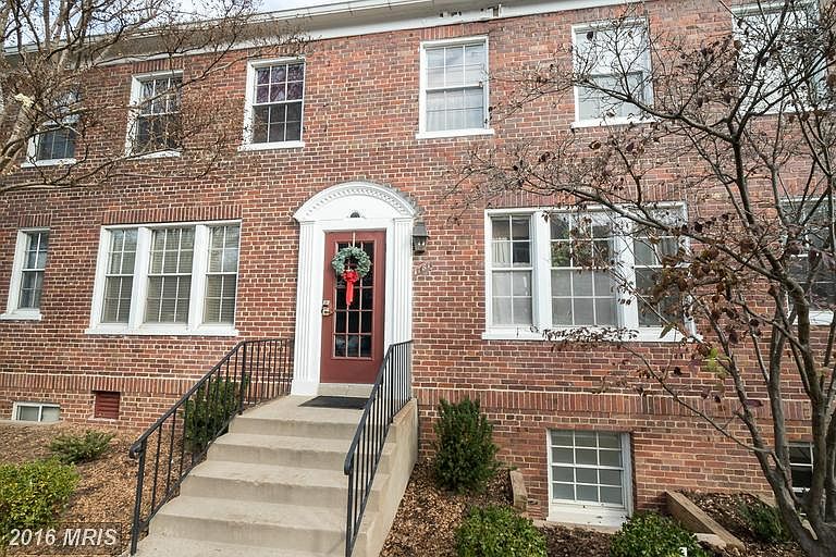Welcome to 1761 N Troy Street!