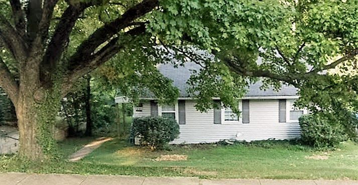 1st image of 2111 Pimmit Dr