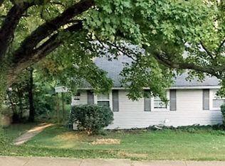 2111 Pimmit Dr, Falls Church, VA 22043