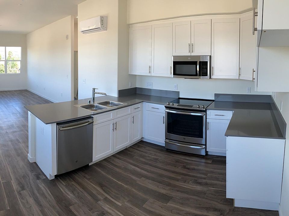2nd image of 2024 Ventura Blvd #205 & 315