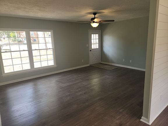 5th image of 102 Warren Dr