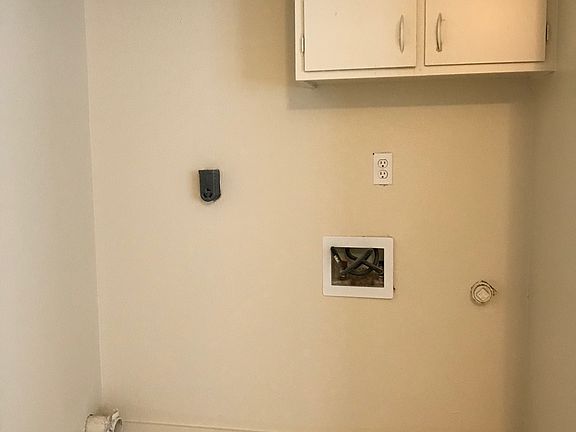4th image of 3802 Brushwood Ln