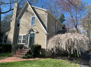 63 Moffat Rd, Newton, MA 02468