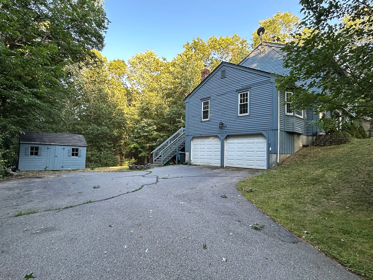 4 bed, 2.5 bath, 2648 sqft, $3,700 — Photo 2