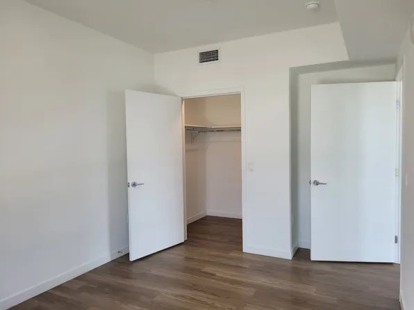 18900 Parthenia St, Northridge, CA 91324