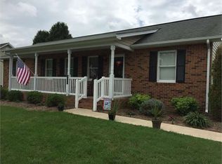 507 4th St, Grottoes, VA 24441