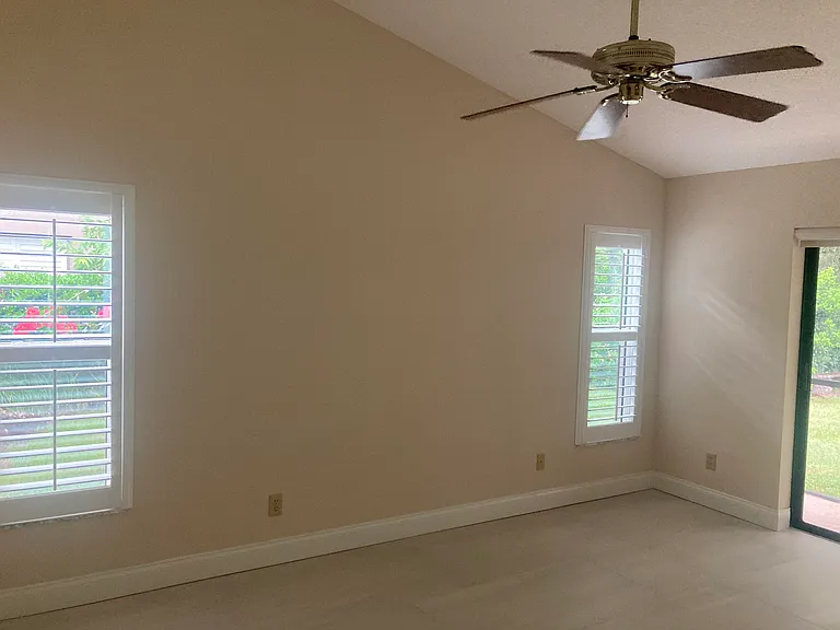 3214 Glenridge Dr — Photo 9