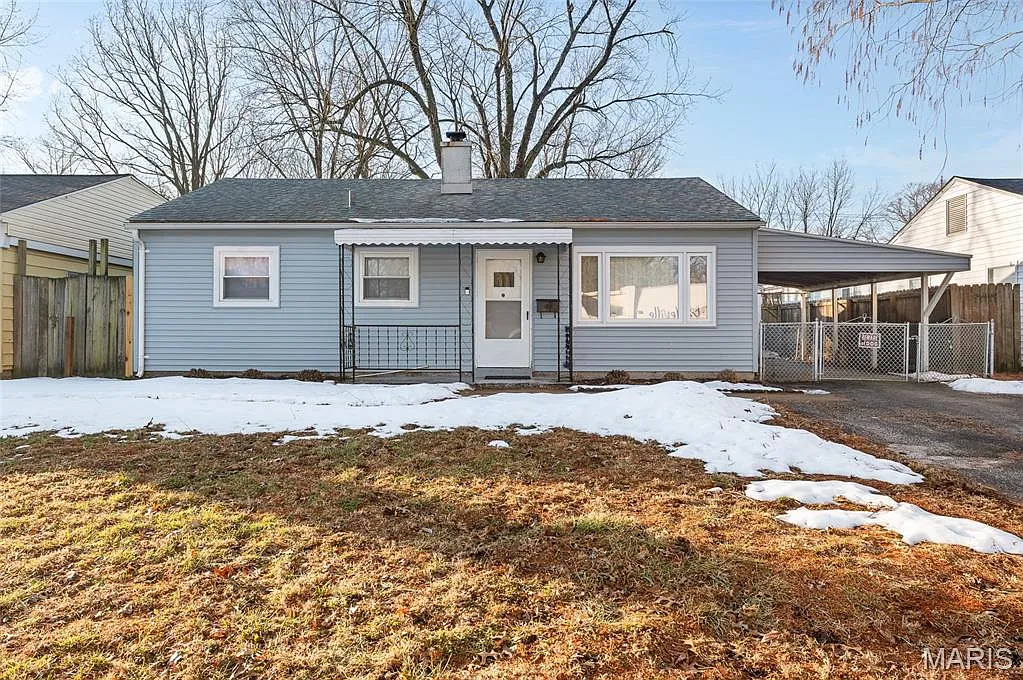 3916 Shirley Dr photo 1