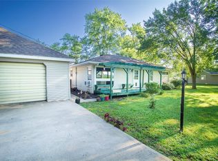 2621 E Washington Rd, Casey, IL 62420