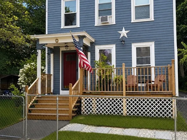 70 Pine St, Chicopee, MA 01020