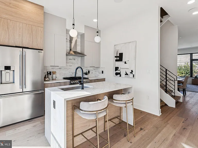 739 N Capitol St — Photo 14