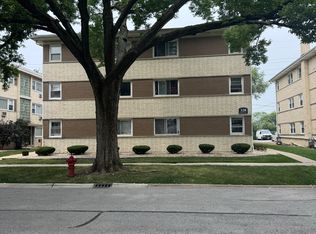 320 Beach Ave APT 3C, La Grange Park, IL 60526