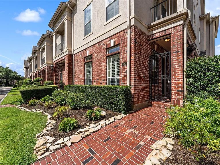 447 N Gate Stone — Photo 16