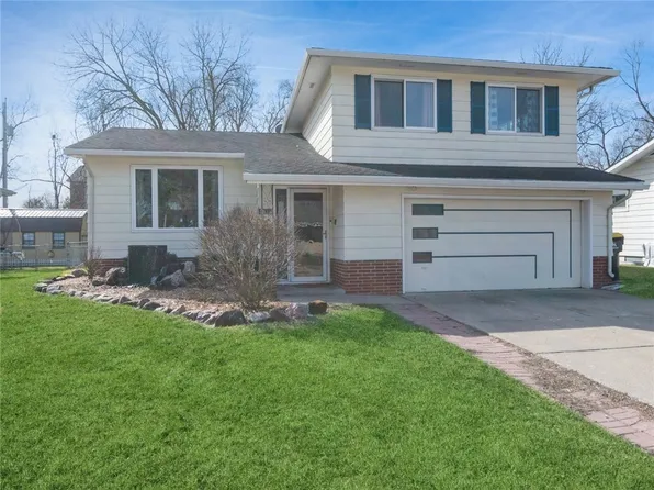 1519 Chance Ct, Adel, IA 50003
