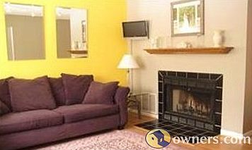 Living Room with fireplace