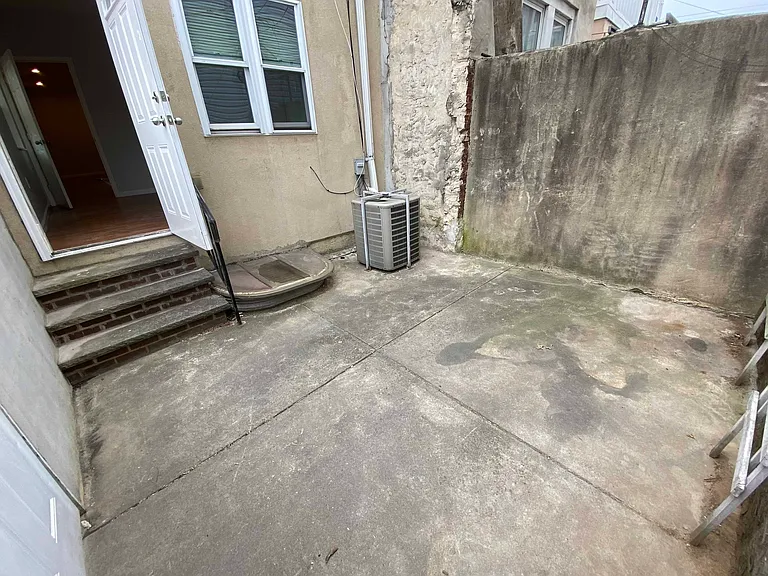 1926 S 6th St #1F — Photo 12