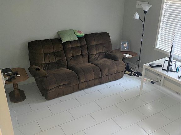 5th image of 10423 Massasoit Ave #10423