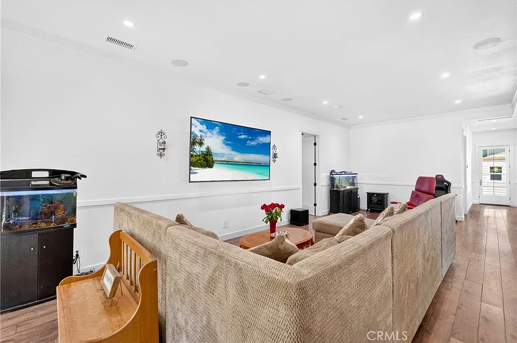 4 bed, 1936 sqft, $5,500 — Photo 4