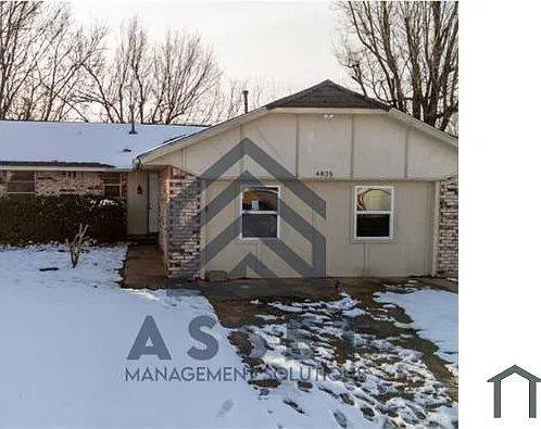 5 bed, 1566 sqft, $1,595 — Photo 1