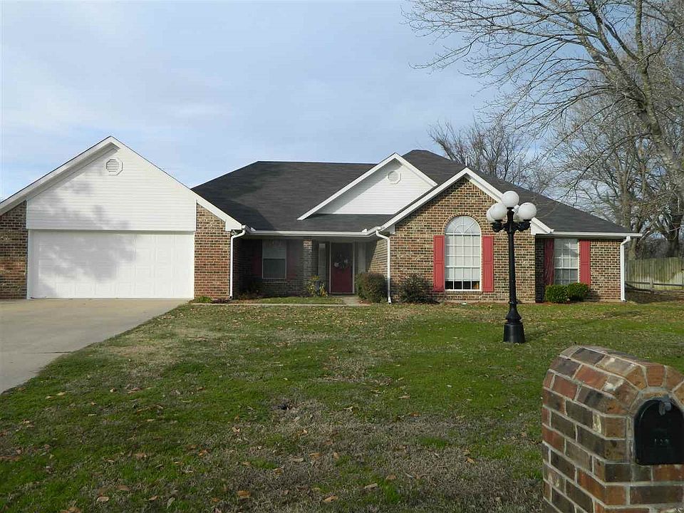 1st image of 124 Diane Ln
