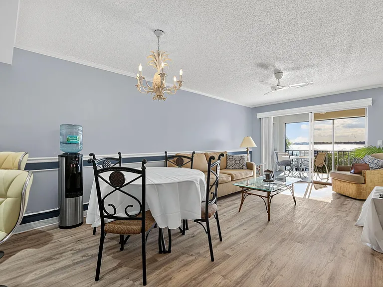 390 NE Edgewater Dr #403 — Photo 8