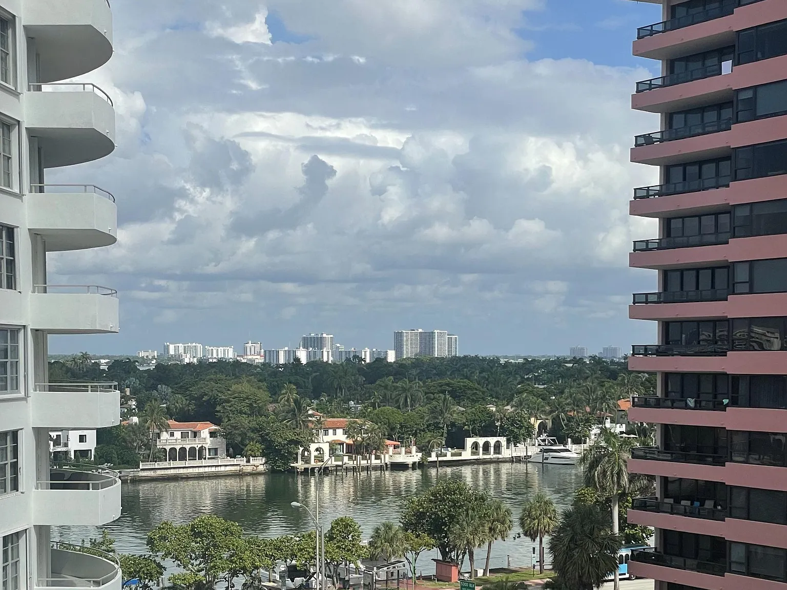 2 bed, 1030 sqft, $4,200 — Photo 3