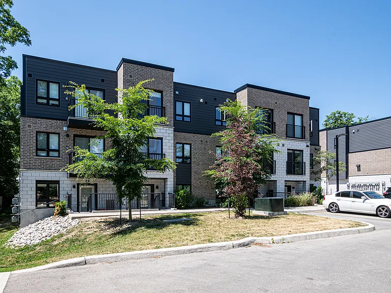 253 Exhibition St — Photo 13