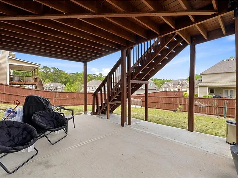 304 Cochin Dr — Photo 52