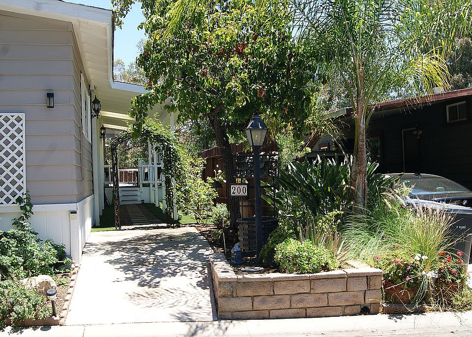 1st image of 23777 Mulholland Hwy Space 200