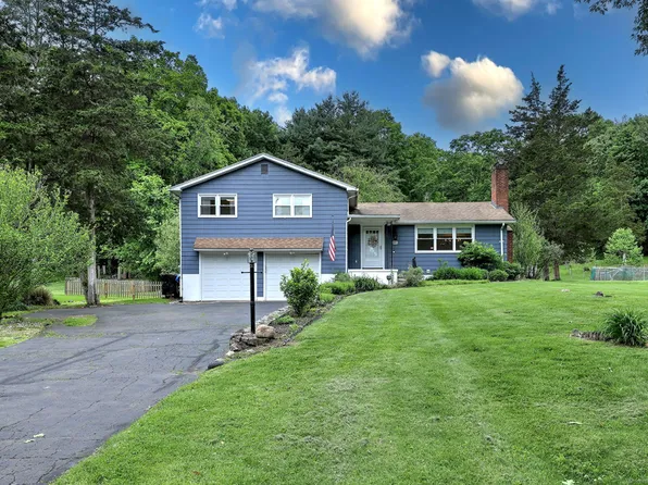 1690 Hartford Turnpike, North Haven, CT 06473