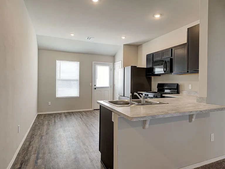 3912 Elm Ridge St — Photo 10