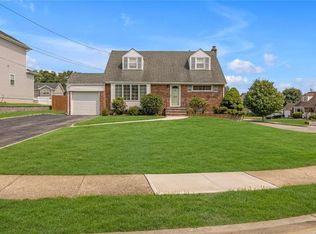 46 Preston Ln, Syosset, NY 11791