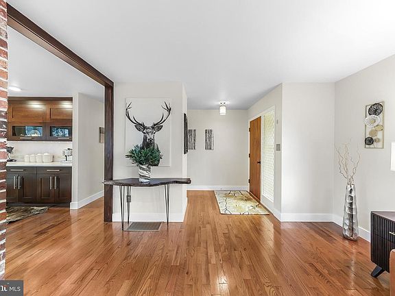 3rd image of 535 Webb Rd