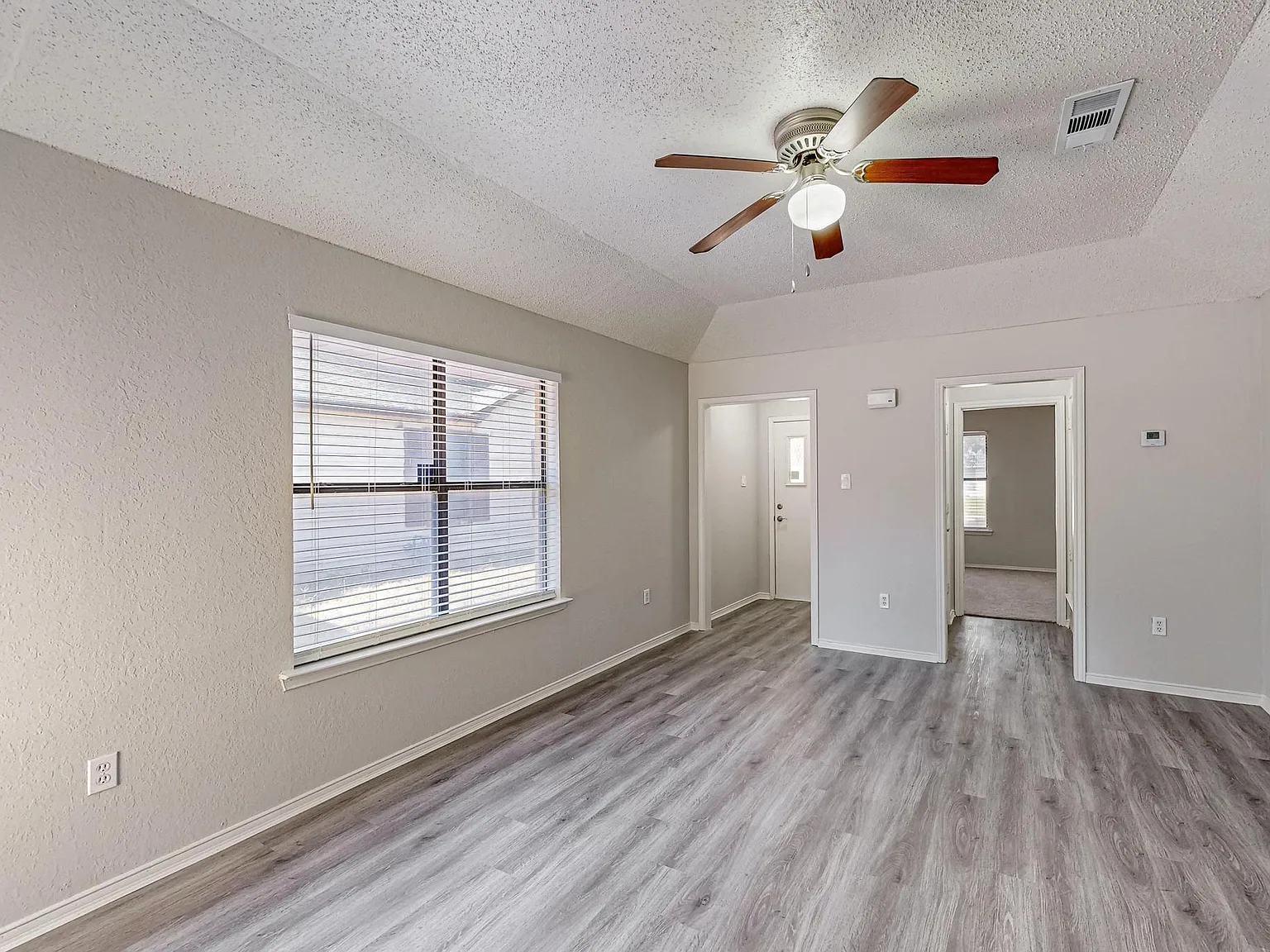2 bed, 954 sqft, $1,750 — Photo 4