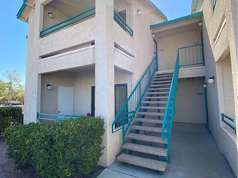 5271 Lindell Rd #201 — Photo 2