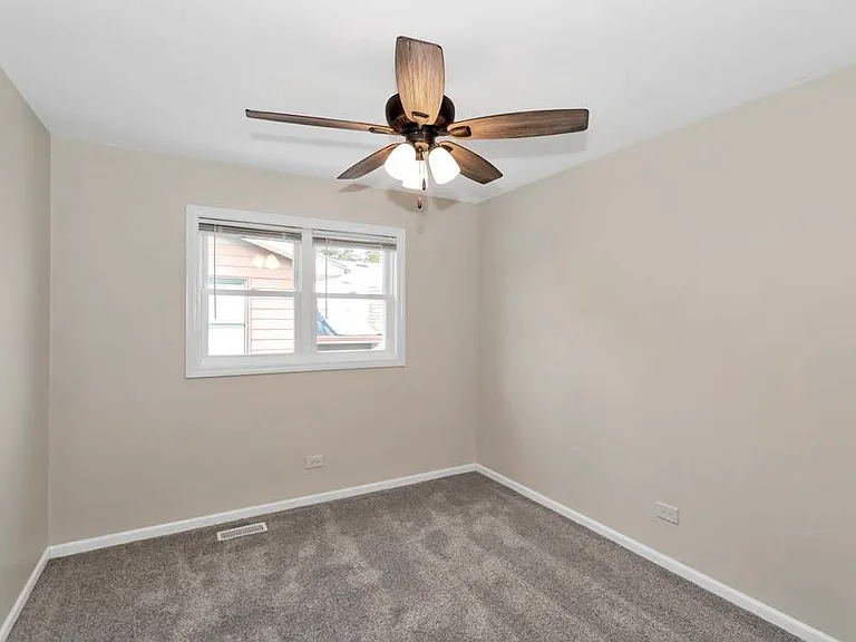 708 Michigan Ave — Photo 16