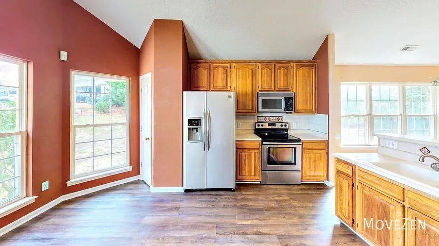 8806 Healy Circle Wilmington NC 28412 Ranch Home with Open Floorplan — Photo 2