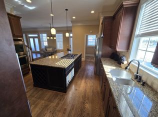 102 Reserve Cir, Savannah, GA 31421