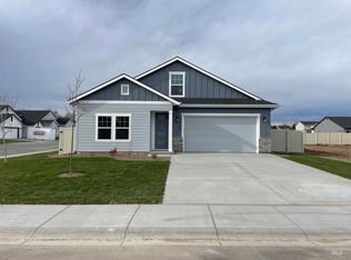 1593 SW Silverstone Ave, Mountain Home, ID 83647