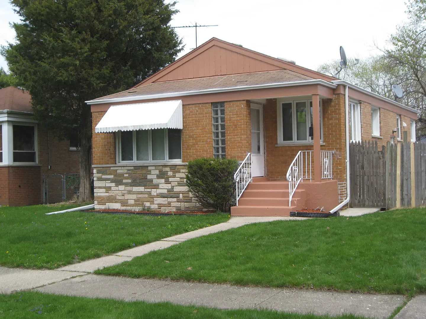 14505 University Ave photo 1