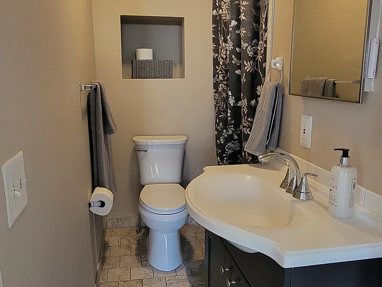 351 W Hazelhurst St #4 — Photo 9