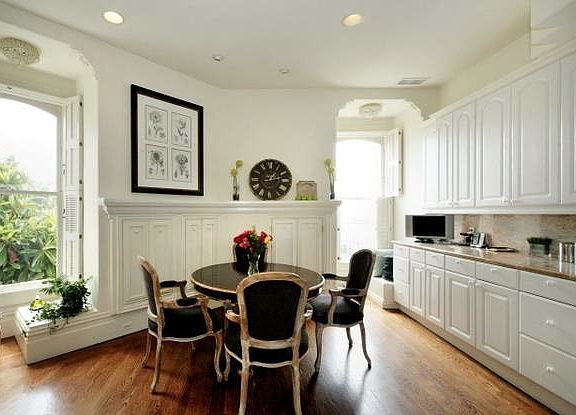 3rd image of 1062 Greenwich St #House
