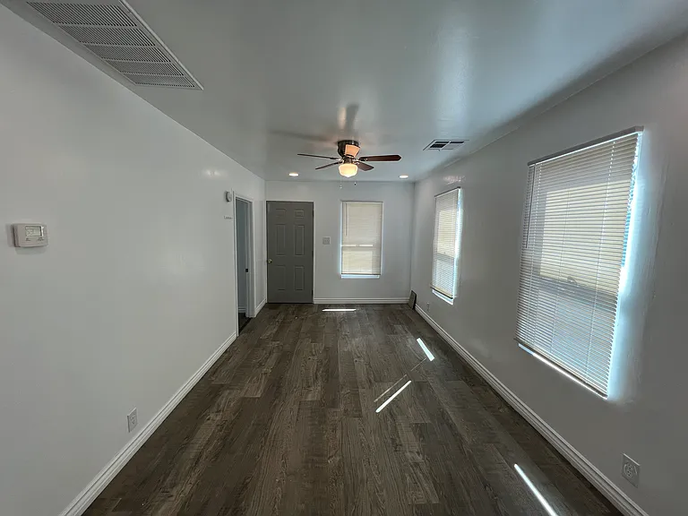 437 Oildale Dr — Photo 12