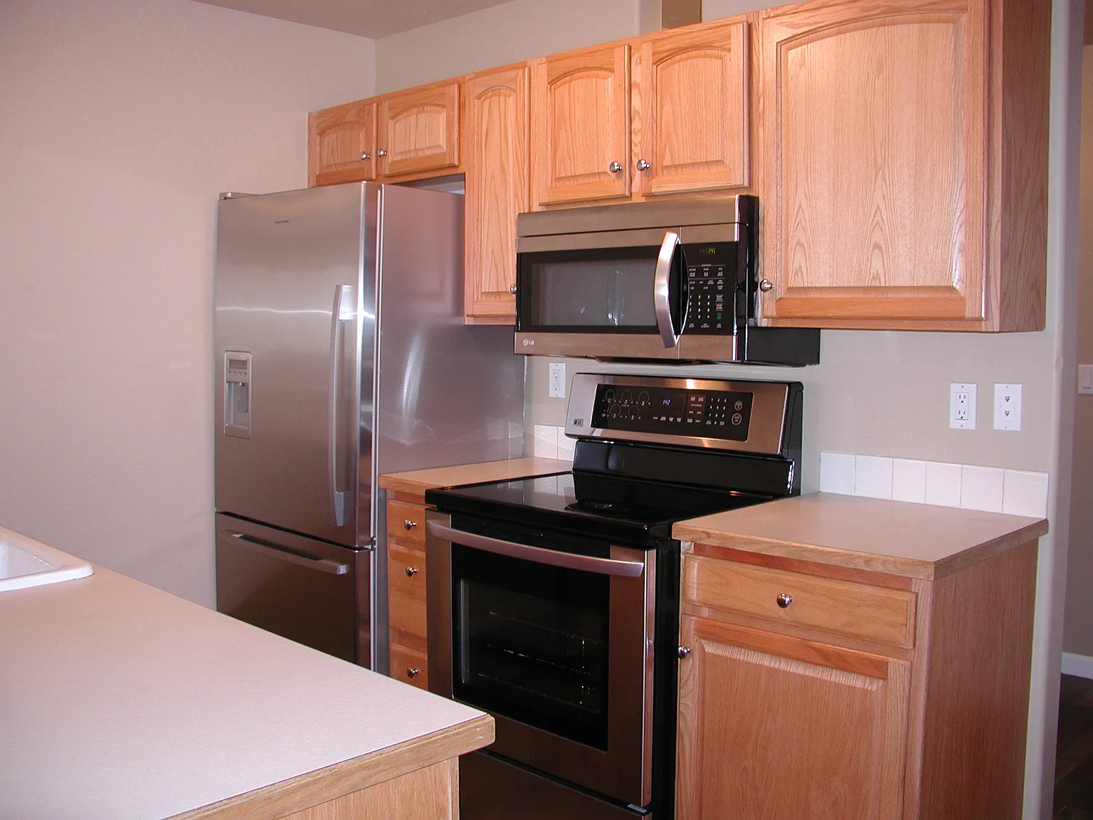 2 bed, 858 sqft, $2,200 — Photo 1