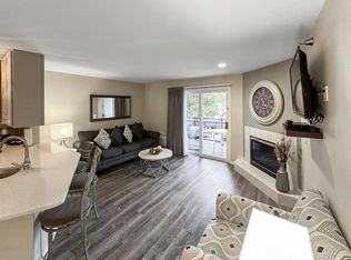 111 Center St #303, Lake Geneva, WI