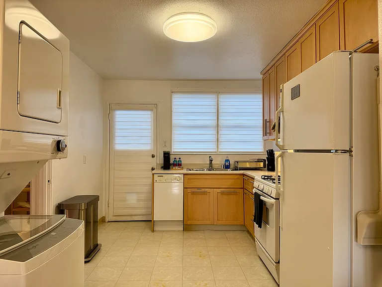 6131 Burlingame Ave — Photo 11